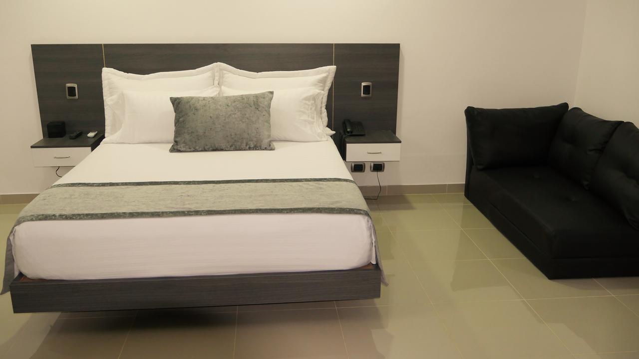 Calle 10 Express Hotel Medellin Exterior photo