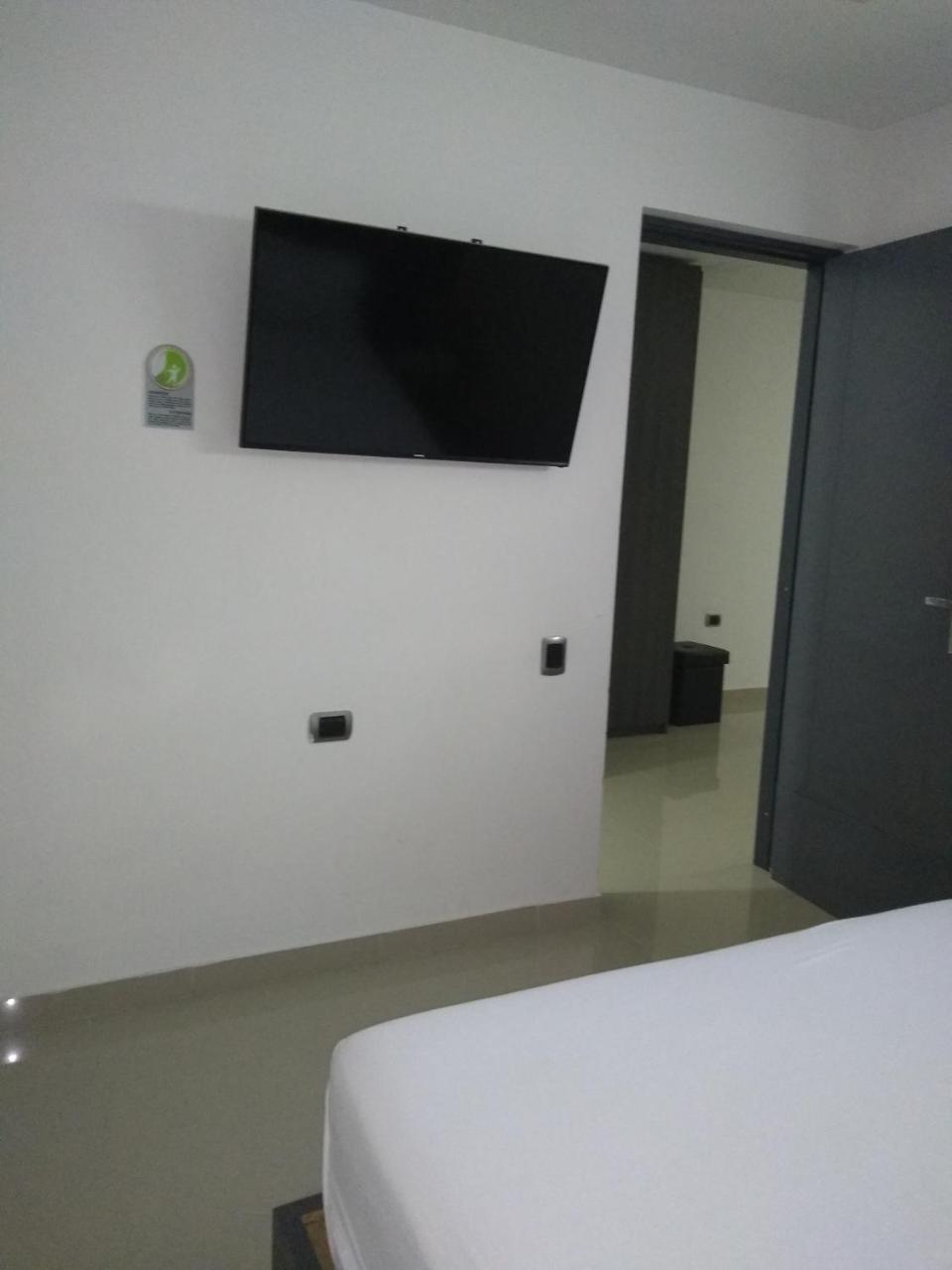Calle 10 Express Hotel Medellin Exterior photo